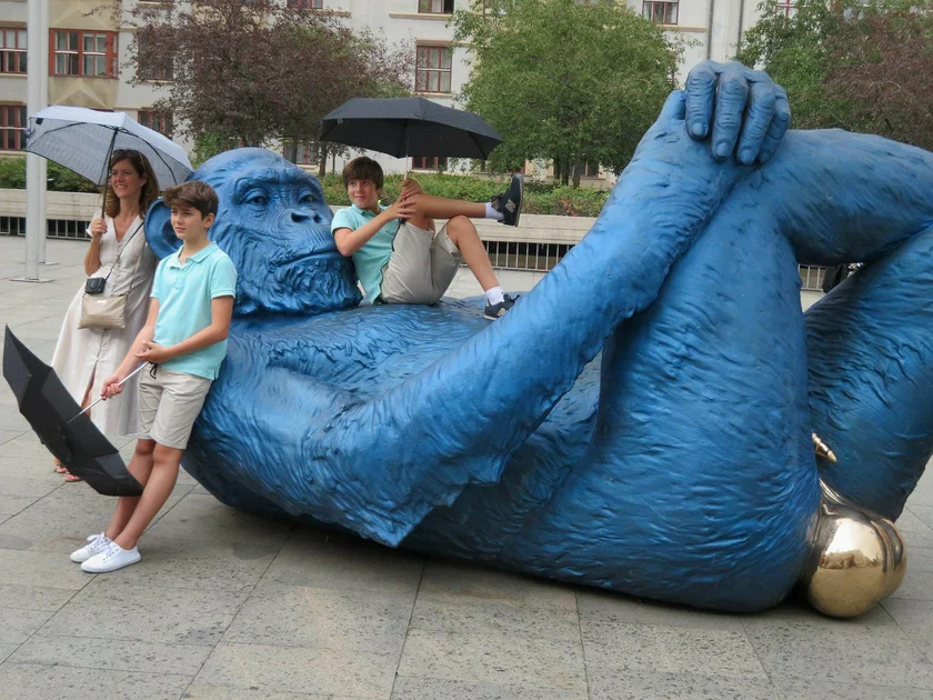king-kong-balls-by-denis-defrancesco-at-its-original-location-photo-raymond-vhzce.webp
