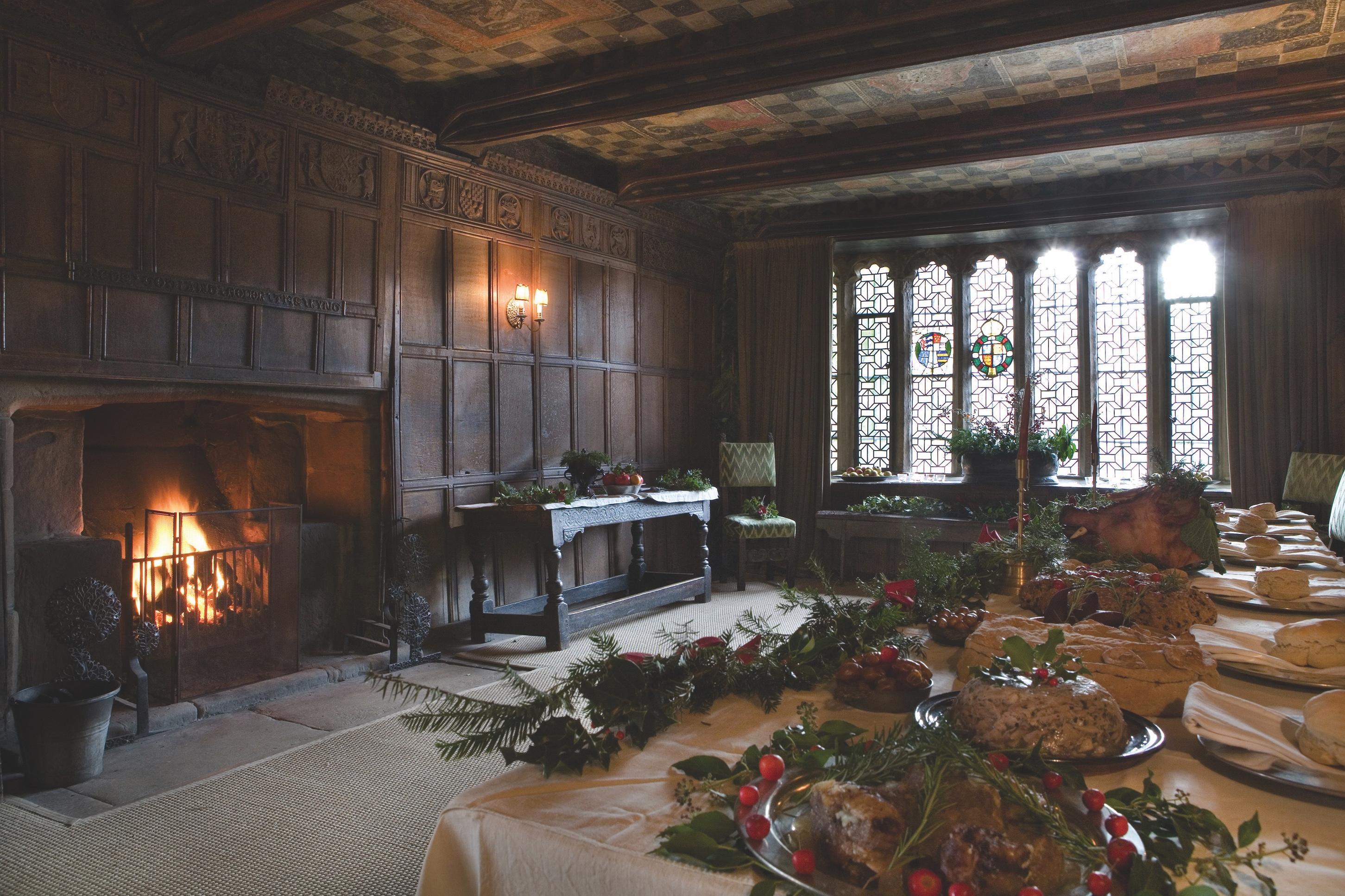 Christmas-at-Haddon-Hall-Derbyshire-1c858cb.jpg