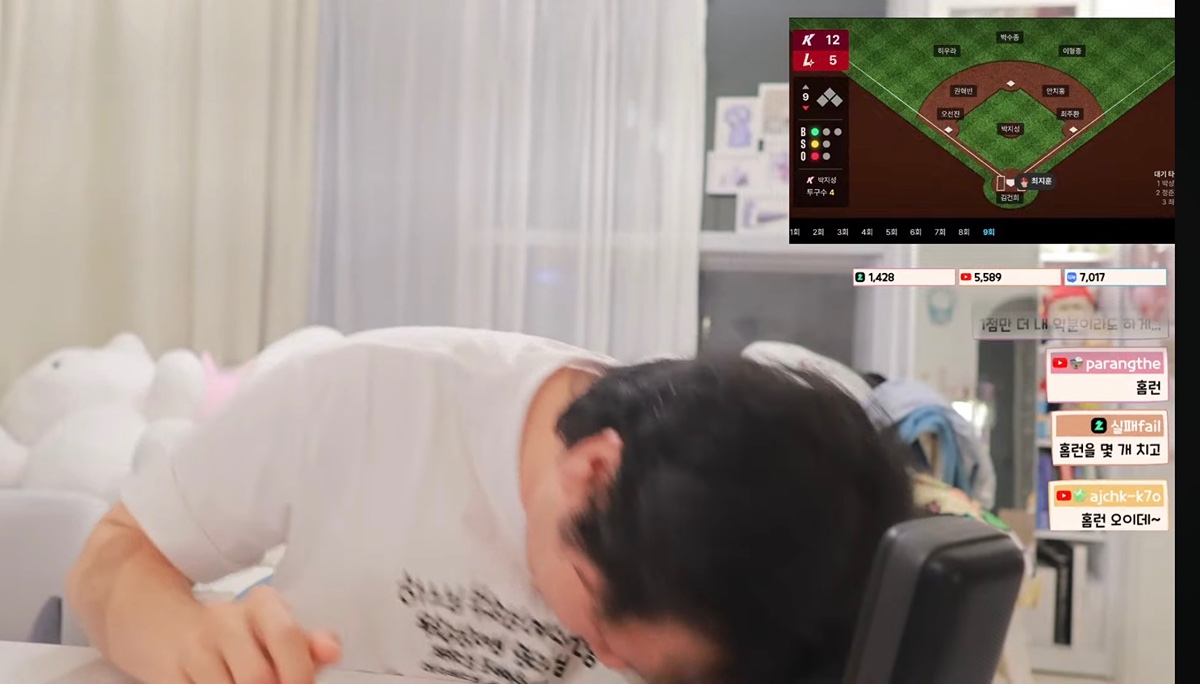 MfmofX.jpg