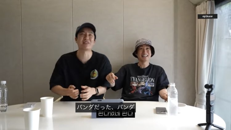 G62pxmEbsAAYPsn.jpeg